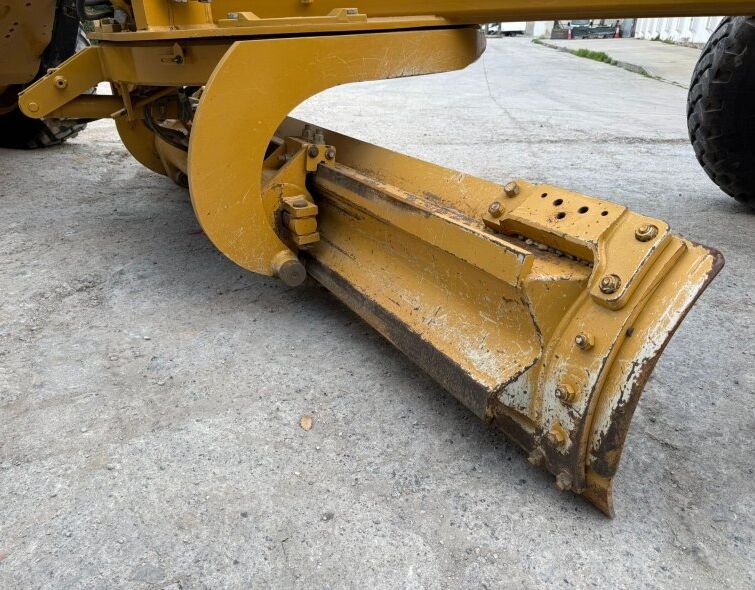 CATERPILLAR  140 AWD ***IMPECCABLE***